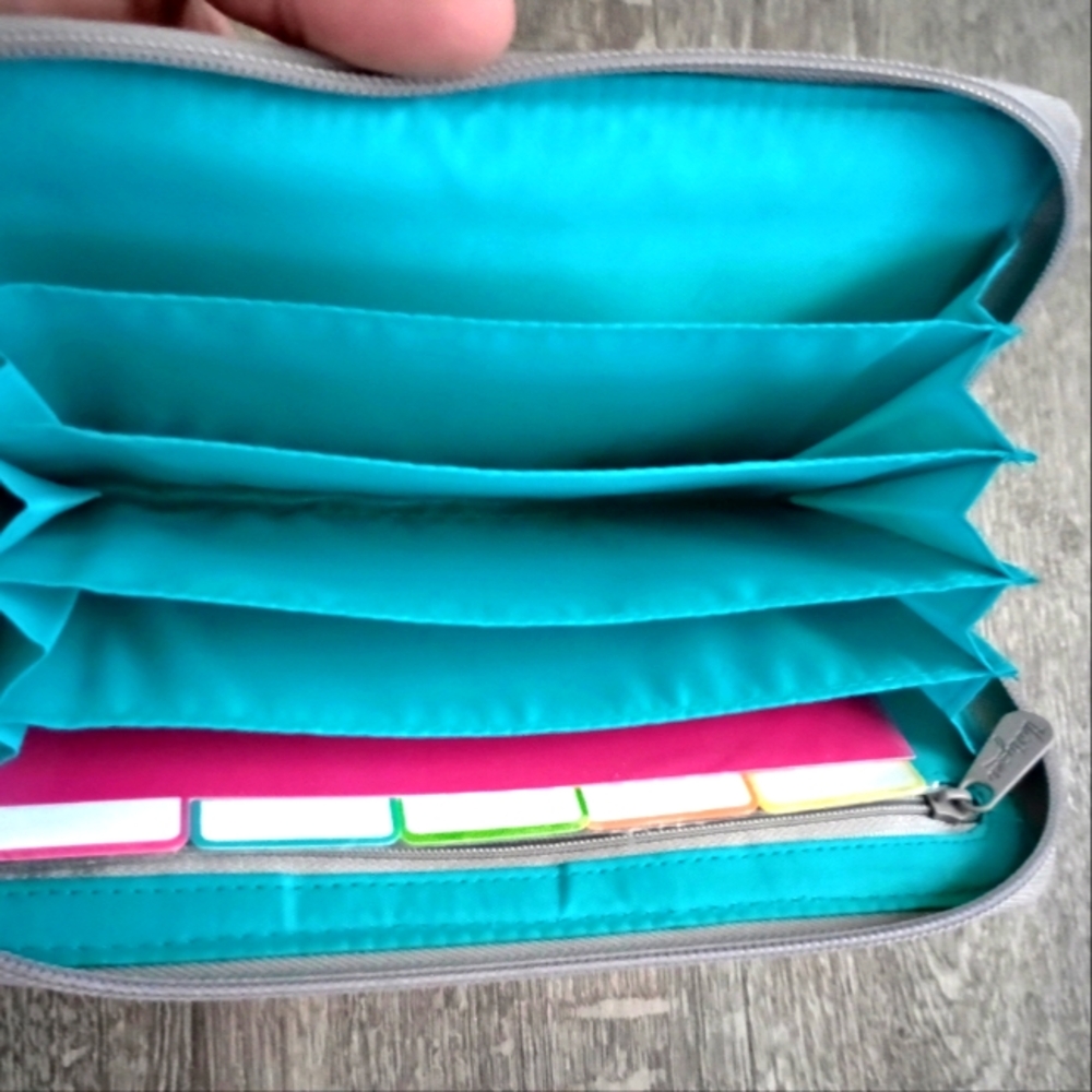 Thirty One Wallet - Picture 2 of 2